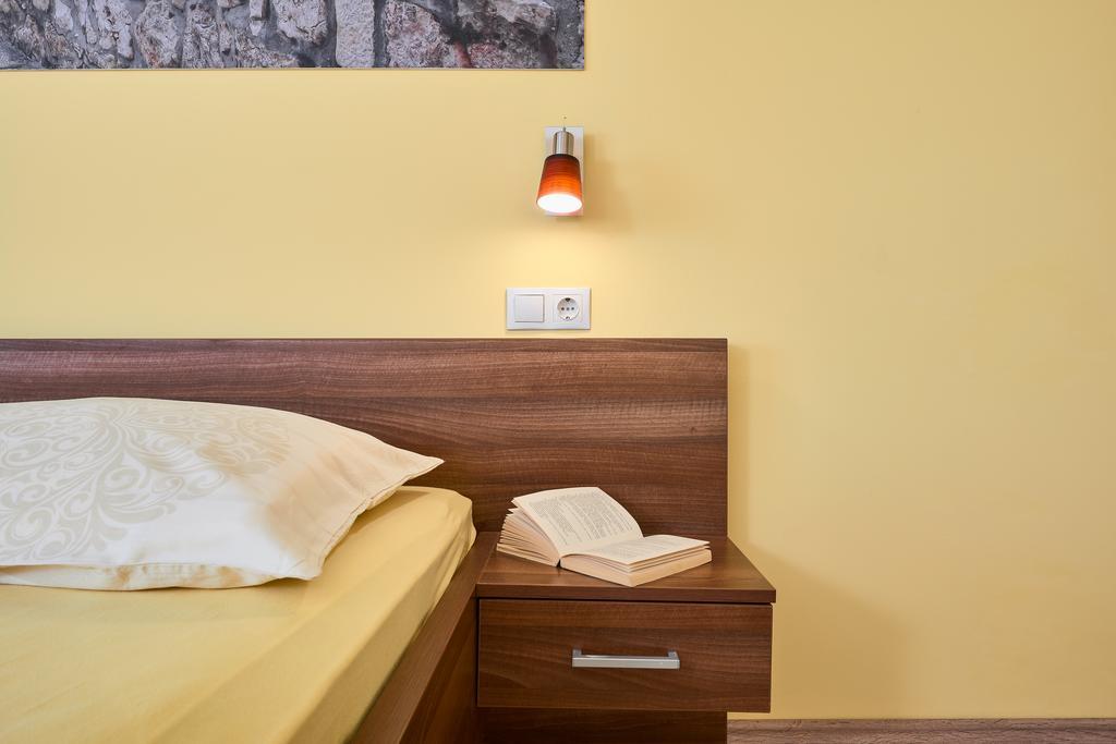 Apartments Komazin Хвар Экстерьер фото