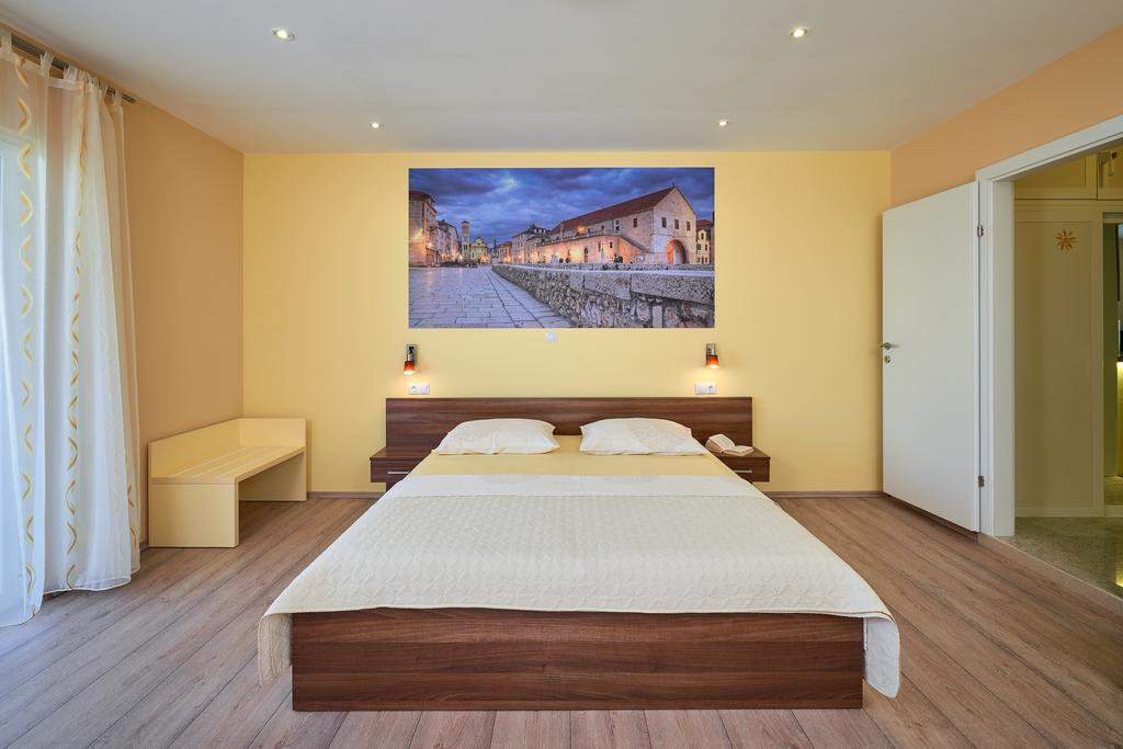 Apartments Komazin Хвар Экстерьер фото