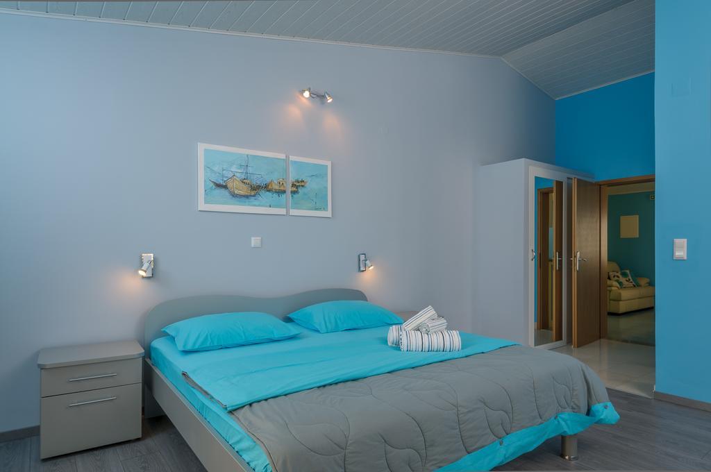 Apartments Komazin Хвар Экстерьер фото